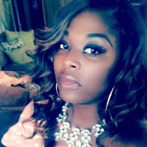 Meet your Posher, Mia